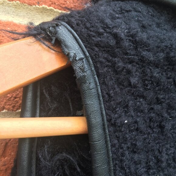 Love Tree Shearling Vest Large Black Faux Fur Vegan Leather Trim Open Front - Picture 4 of 9